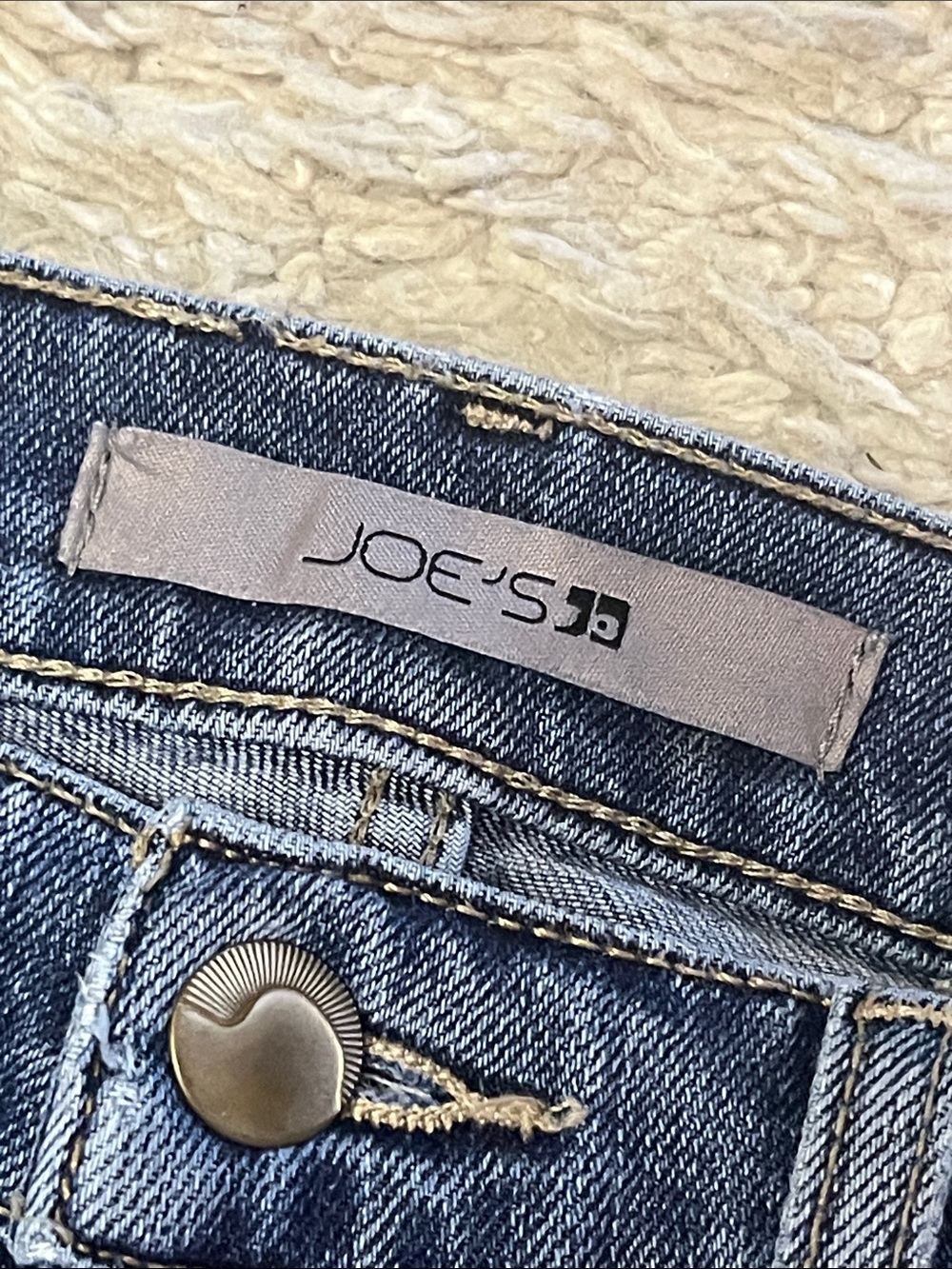 Joe’s Jeans High Rise Straight Ankle Jeans in Calabasas Wash (Size 29). - Picture 6 of 12